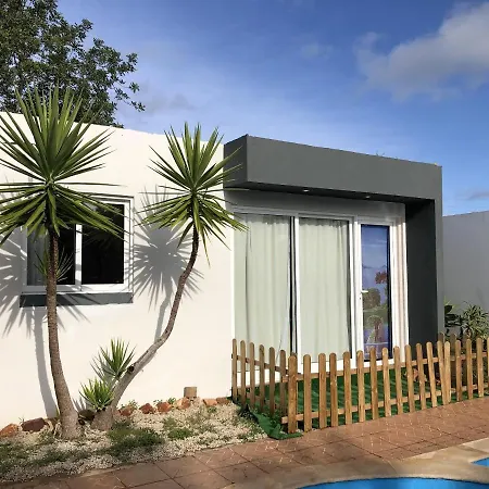 Сasa de vacaciones One Bedroom Bungalow With Shared Pool Enclosed Garden And Wifi At *