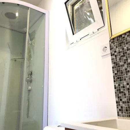 One Bedroom Bungalow With Shared Pool Enclosed Garden And Wifi At